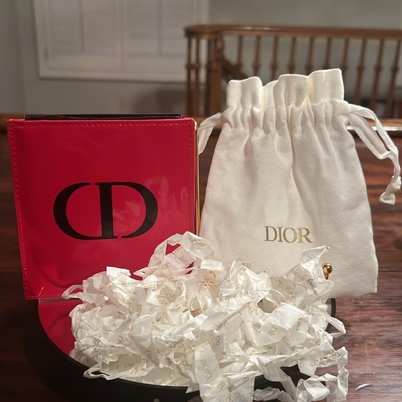 CHRISTIAN DIOR Mirror with Red Patent Leather Slip Case - Picture 5 of 5